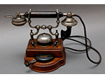 Telfono sobremesa de centralita (Ericsson, Suecia, ca. 1895) - Pieza IG: 00336