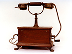 Telfono de sobremesa de llamada magntica (Socit Industrialle  des Tlphones, Pars, ca. 1890) - Pieza IG: 00337