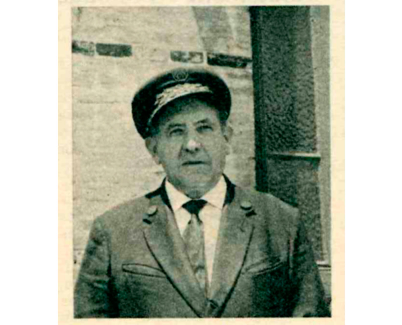 Reoyo Vegas, Jefe de la estación de Delicias, jubilado el día del cierre de la estación. Año 1969. Revista <i>La vie du rail</i>, 12-oct-1969. <i>BF-MFM</i>