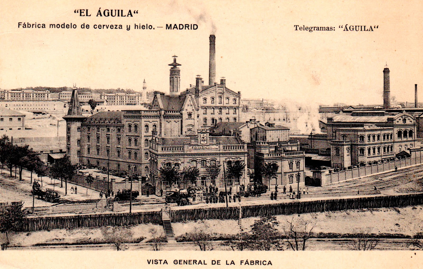 Fábrica de cerveza El Águila, con apartadero propio. Década de 1920. <i>Archivo Regional de la Comunidad de Madrid</i>