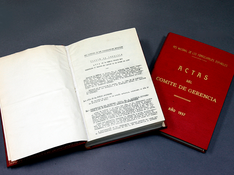 Libros de Actas del Comité de Gerencia de RENFE. Años 1956-1957. Sign. Lr- 0043 - Lr- 0044