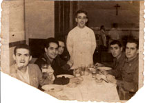 Ramón Botana García, segundo por la izquierda, posando junto a otros compañeros de la 10ª promoción de la Agrupación de Movilización y Prácticas de Ferrocarriles en La Coruña - 29/10/1951 - La Coruña