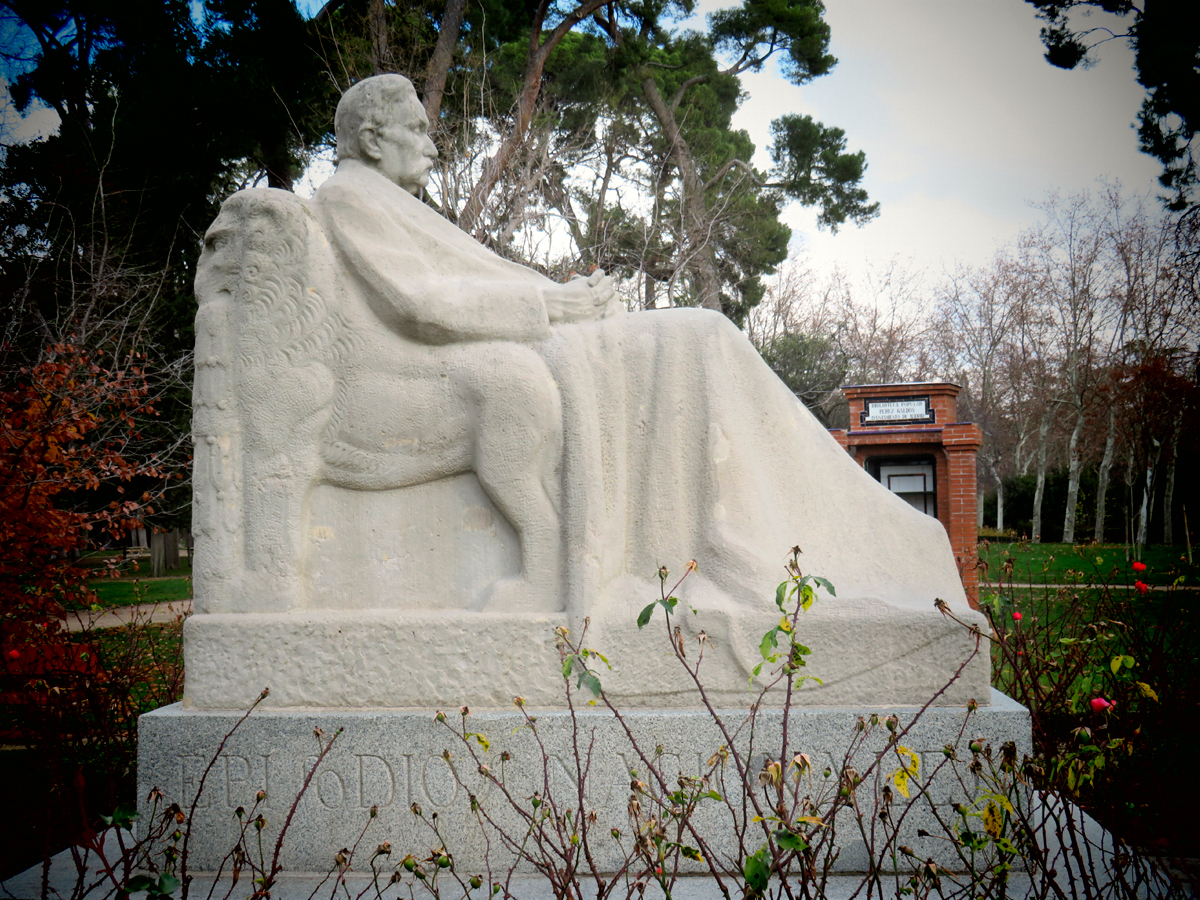 Monumento homenaje a Galdós en los Jardines de El Buen Retiro de Madrid (Autor: Victorio Macho. Año:1919)