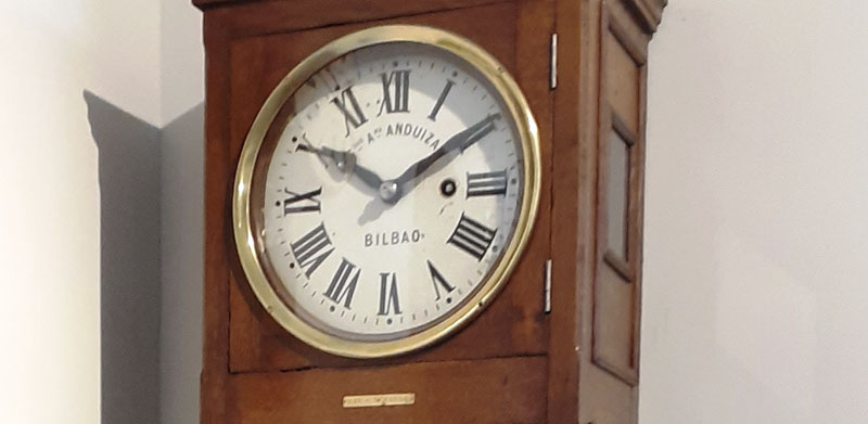 Reloj de caja alta Reloj de caja alta