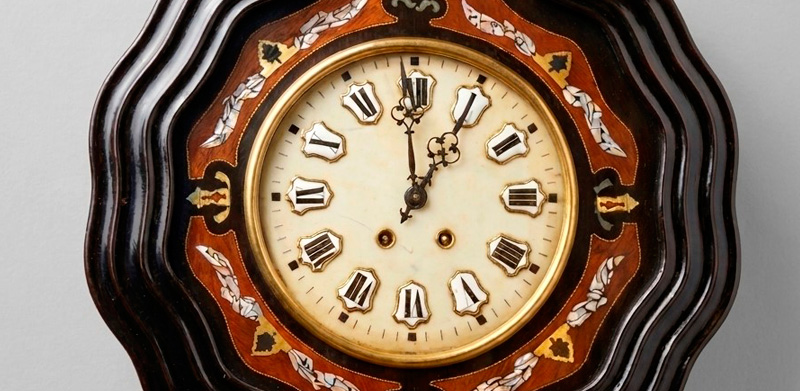 Reloj de gabinete tipo 'ojo de buey'